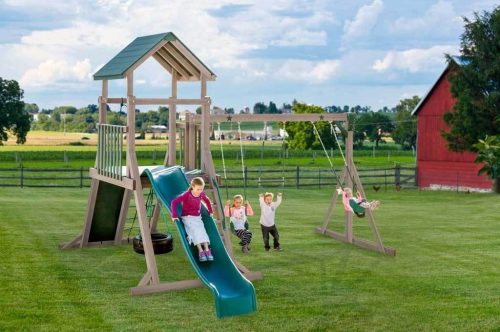 Eight Great Outdoor Games to Play with Kids