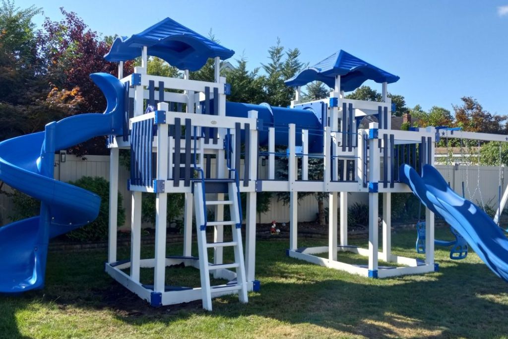 outdoor jungle gym for children